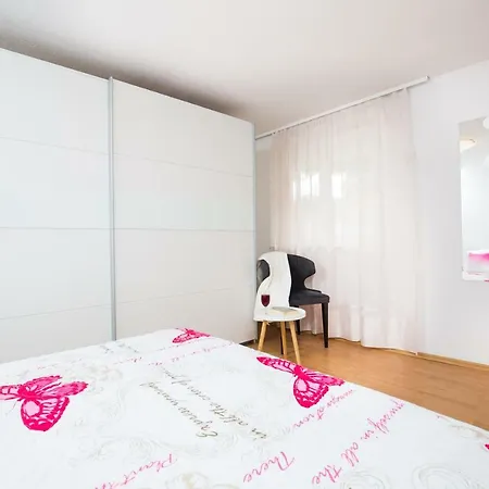 Apartman Pepa Apartment *
