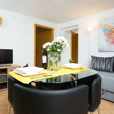 Apartman Pepa * Split
