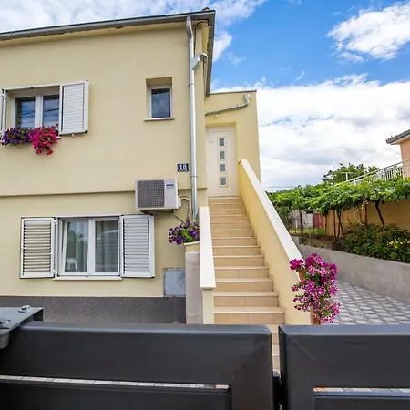 Apartman Pepa Apartment *