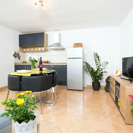 Apartman Pepa * Split